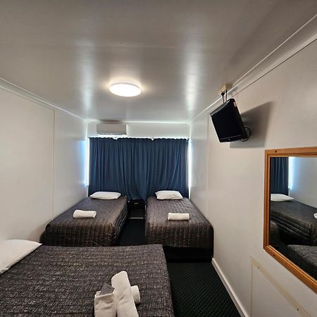 O'Shea'S Royal Hotel Гундивинди Экстерьер фото